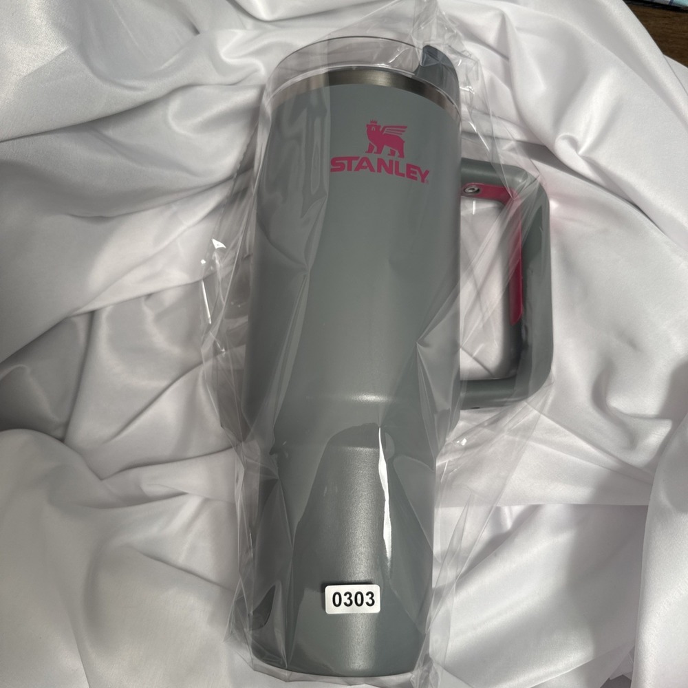 Stanley Matte Grey Rock Pink H2.0 Quencher Flowstate 40oz Tumbler - Picture 6 of 6